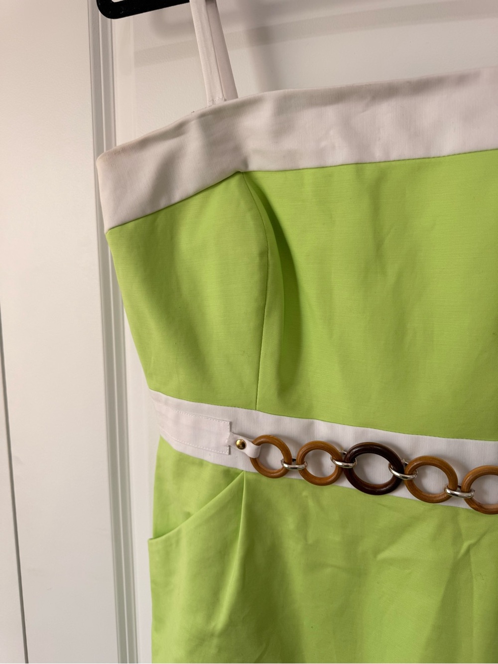 ANTONIO MELANI Lime Green and White Sheath Dress with Decorative Ring Belt - Picture 9 of 9
